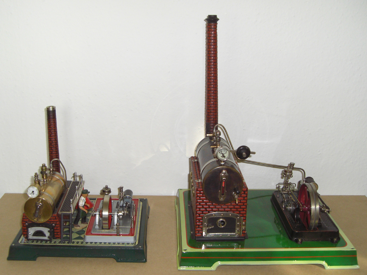 Vergleich einer Doll- mit einer Fleischmann-Dampfmaschine
